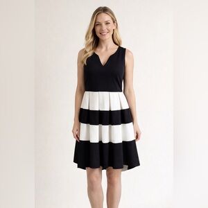 Suzy Shier Black and White Sleeveless Pleated Dress